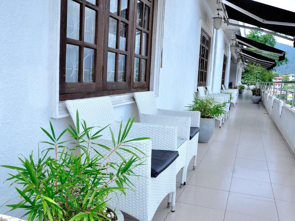 Laa Adams - The Luxurious Living Hatton Exterior foto